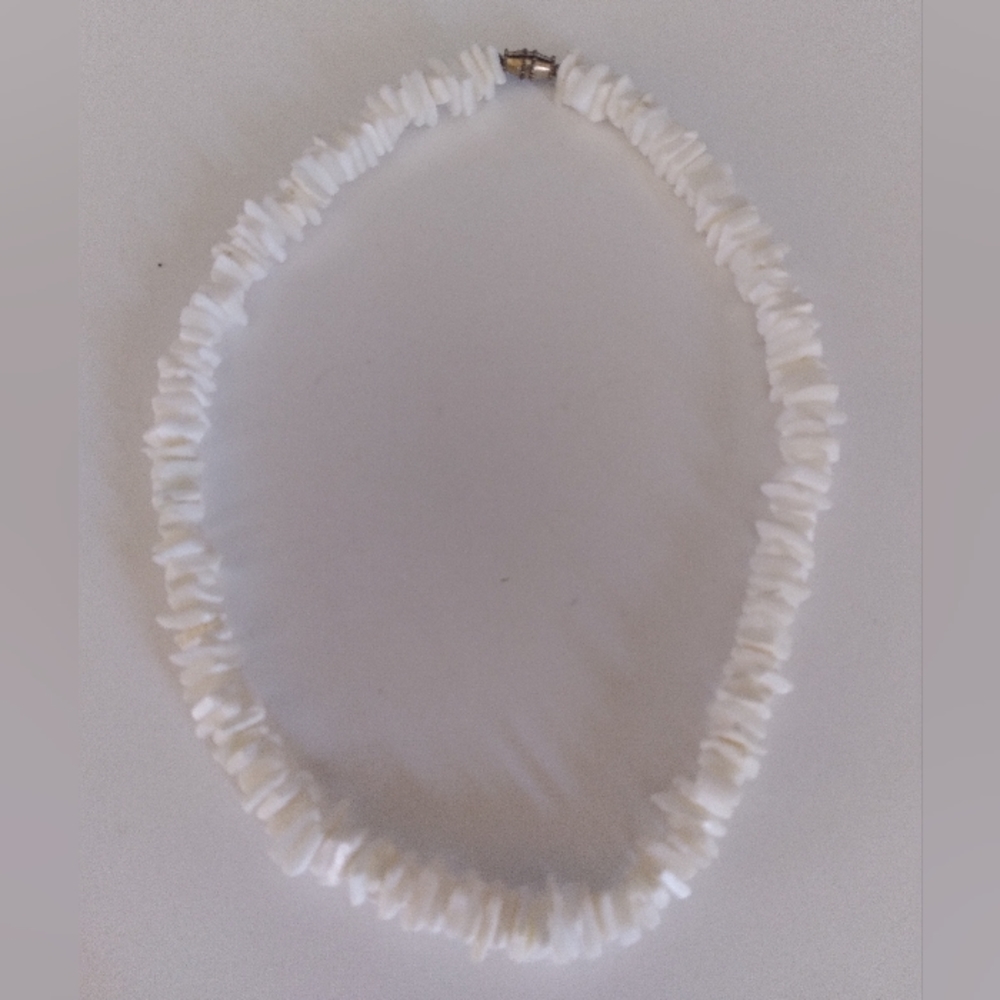 Hawaiian Puka Chip Surfer Necklace